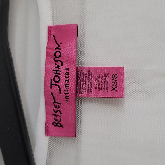 Bestey Johnson 3 piece lingerie set - Picture 3 of 10